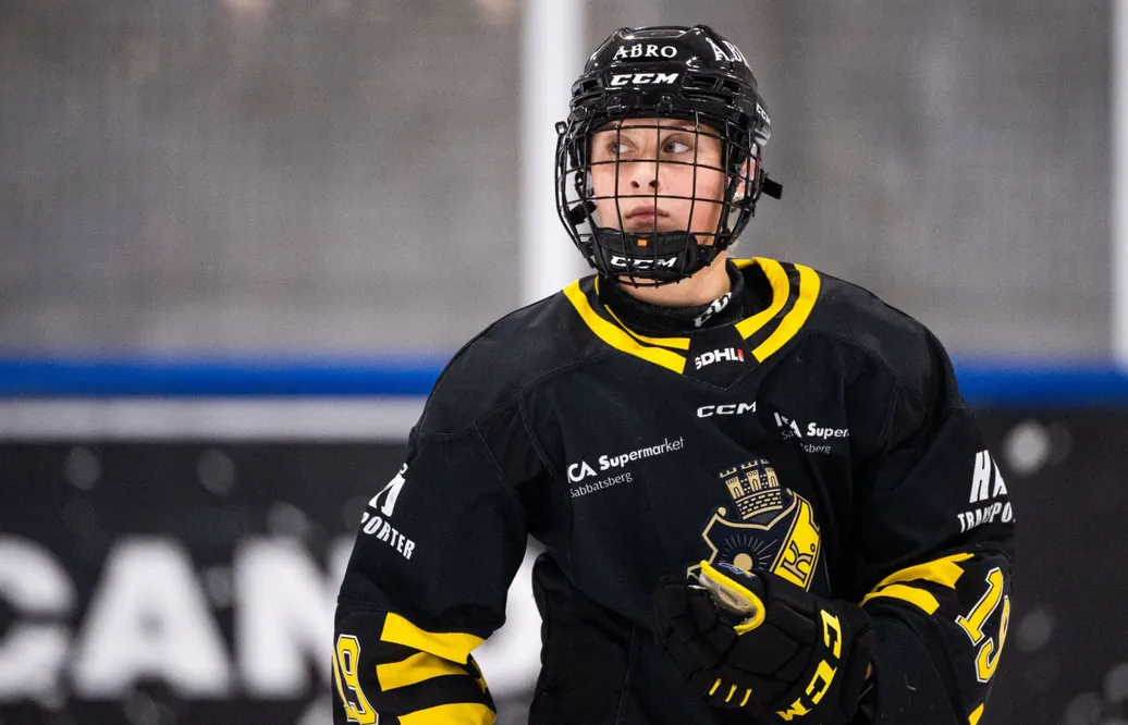 Felicia Öhrqvist stannar i AIK