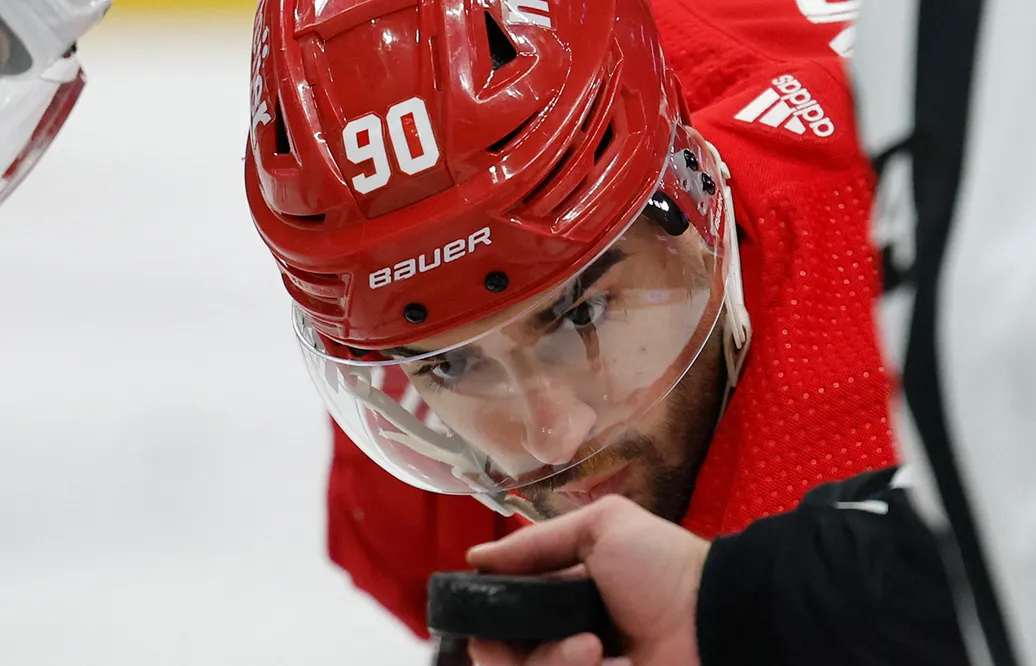 Joe Veleno får tvåårskontrakt i Detroit Red Wings
