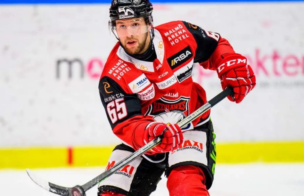 Mora värvar Alexander Molldén