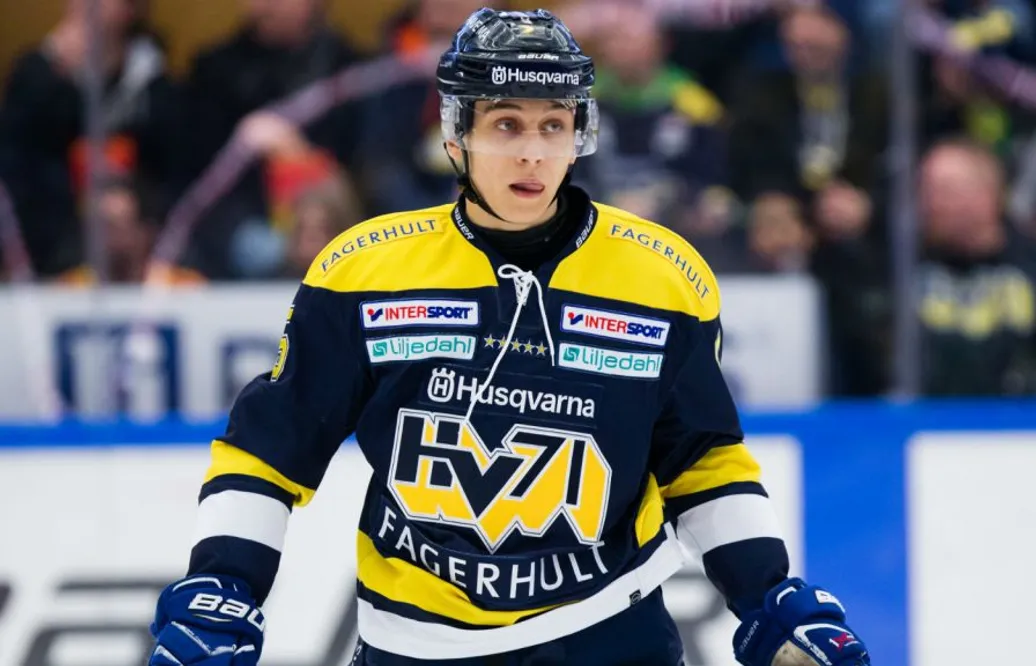 Nyblivne HV71-backen får NHL-kontrakt med Stanley Cup-mästarna