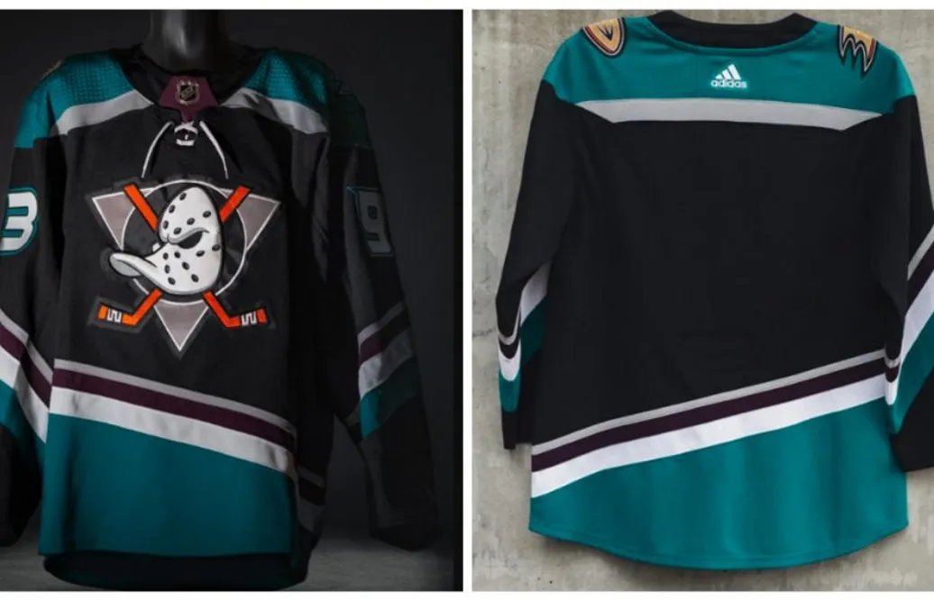 25 år som NHL-lag – det firar Anaheim med den klassiska tröjan