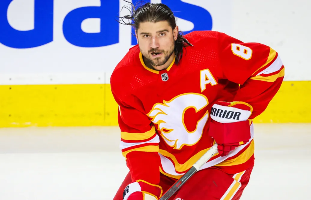 Chris Tanev trejdad från Calgary via New Jersey till Dallas