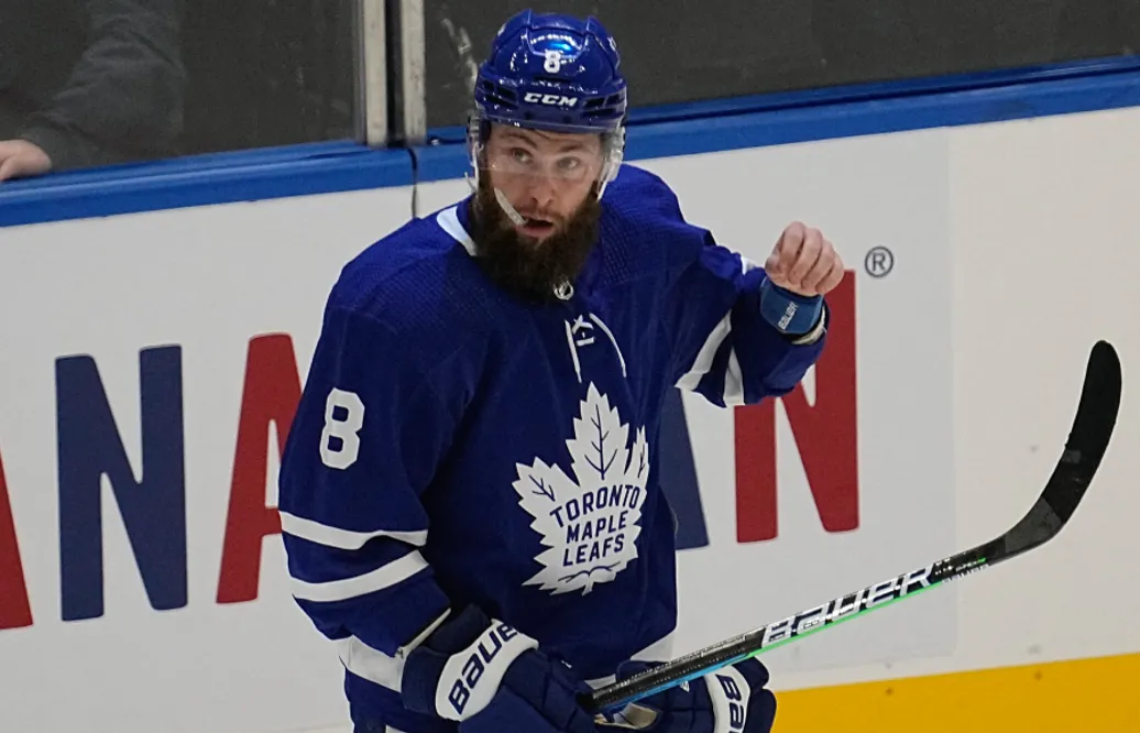 Jake Muzzin borta på obestämd tid – med nackskada
