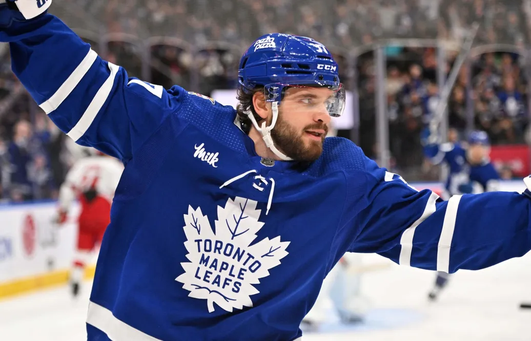 Timothy Liljegren skriver nytt kontrakt med Toronto Maple Leafs