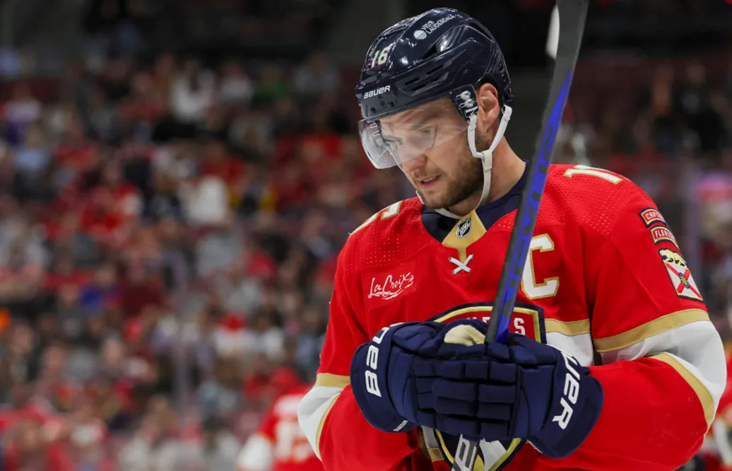 Aleksander Barkov vinner Selke Trophy 2024