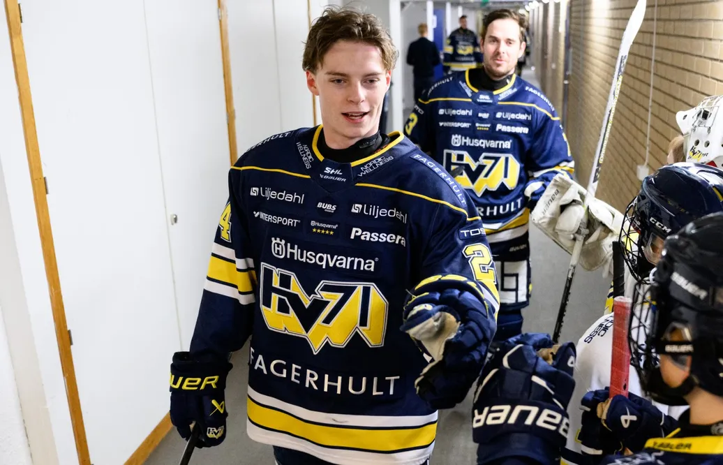 Oscar Fisker Mølgaard stannar i HV71