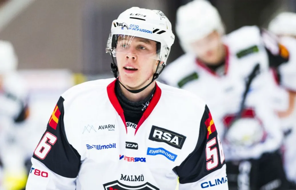Första SHL-matchen för säsongen – då hjälpte junioren Malmö till seger