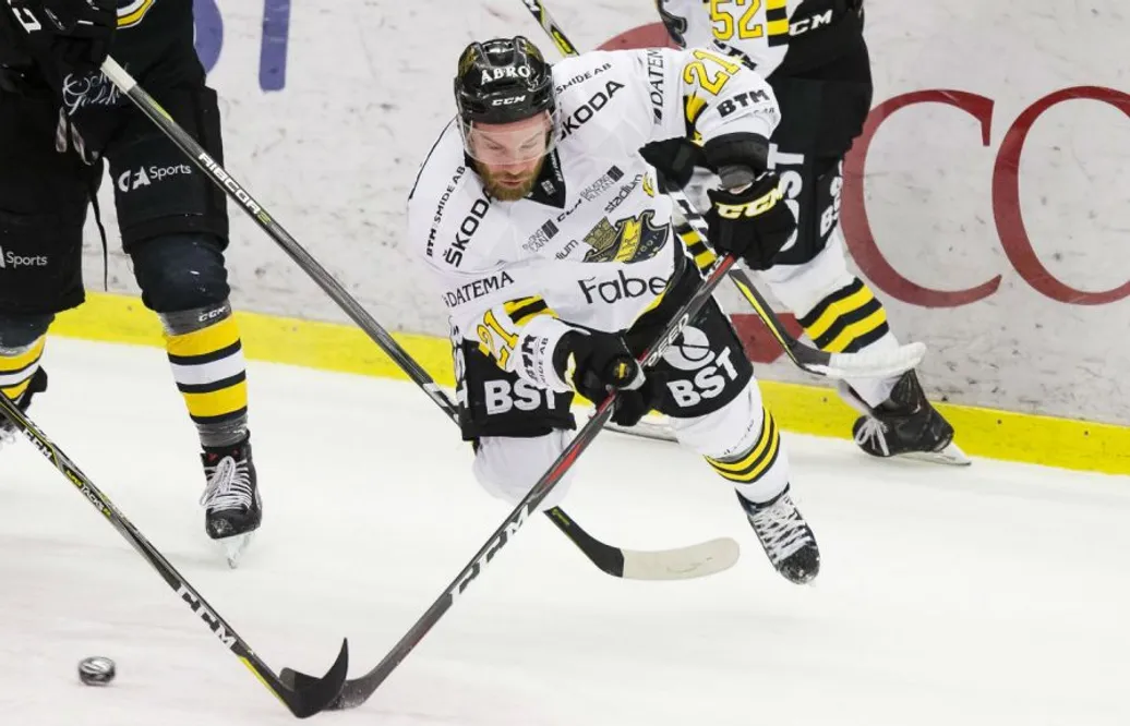 AIK-spelaren skadad i segern: ”Rör sig om några dagar”