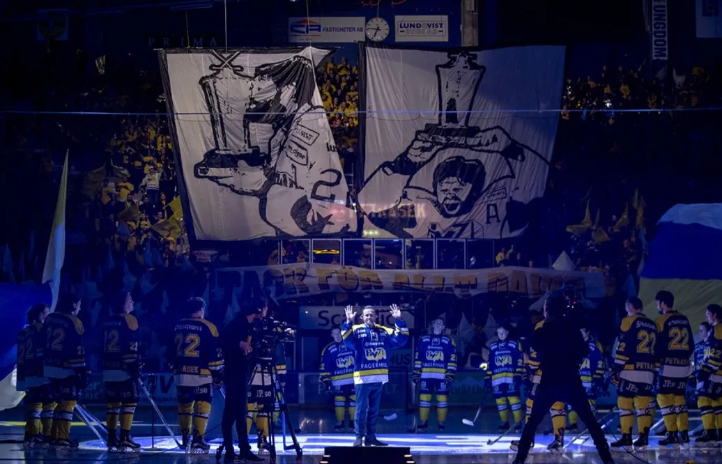 BILDER: Här hyllas David Petrasek