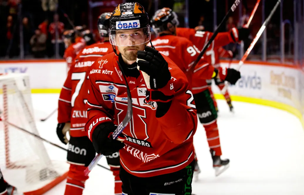 Örebro förlänger med nyckelbacken
