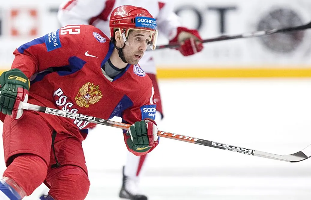 40-årige KHL-legendaren förlänger karriären