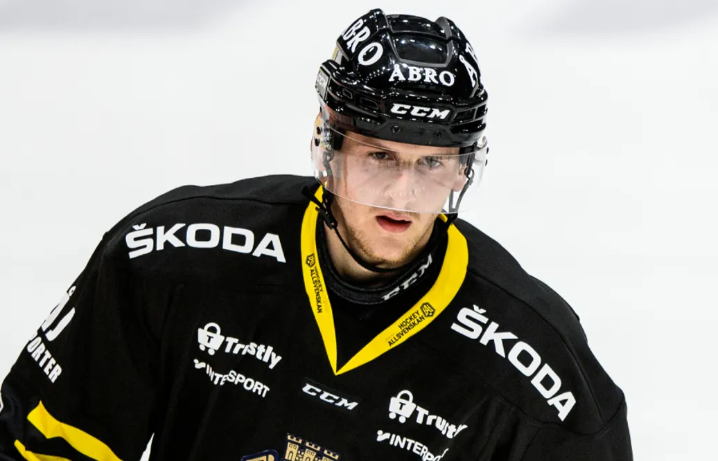 Simon Fernholm debuterar för Västerås
