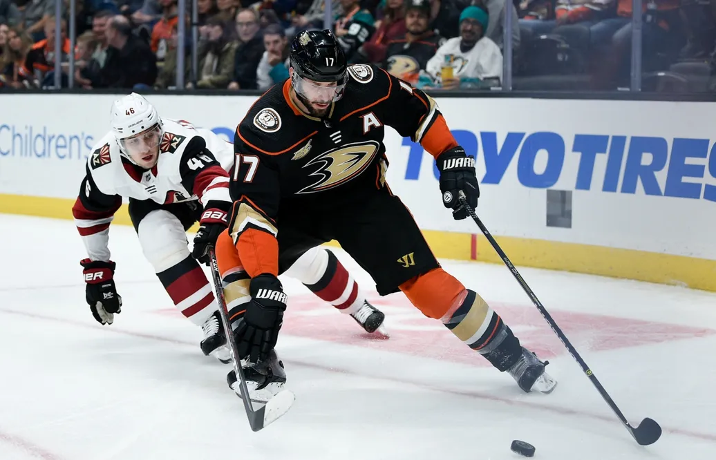 Förre NHL-stjärnan anklagad för sexuella övergrepp