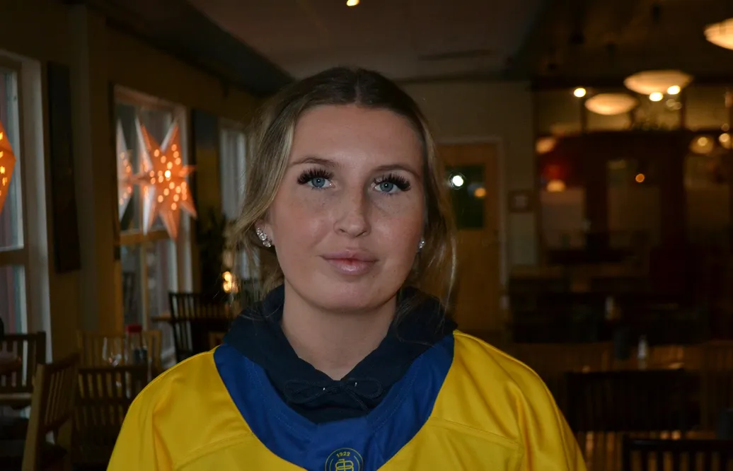 Celine Tedenby i landslagströjan.