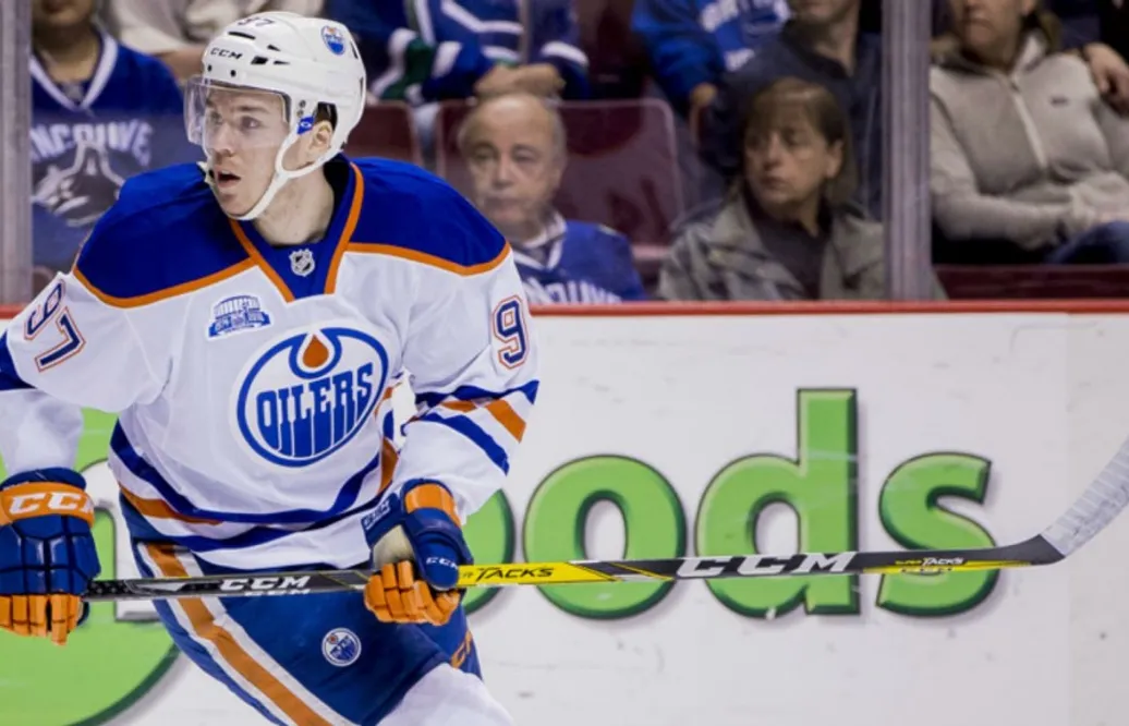 VINNARE: Han tog hem den nya Connor McDavid-klubban från CCM