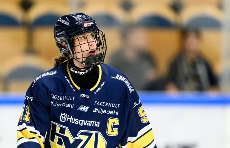 Emmi Rakkolainen lämnar HV71.