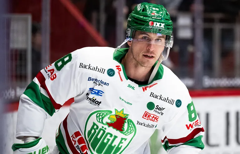 Brandon Davidson skriver på för tyska mästarna. 