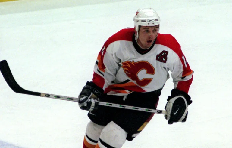En kontroversiell superstjärna – Old School Hockey Theo Fleury