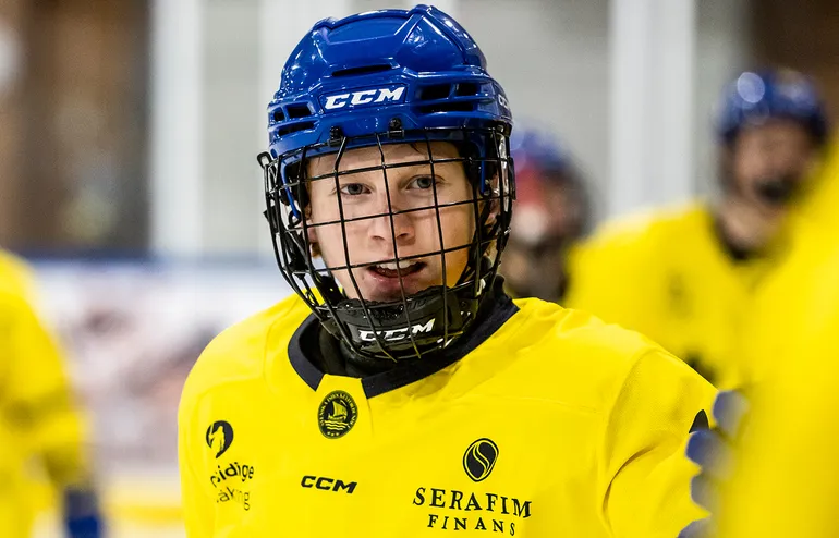 Melker Wersäll sköt två mål när U17-landslaget besegrade Finland. 