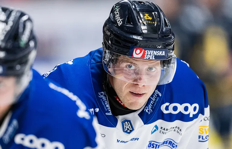 Elias Ekström missar även starten av säsongen 2026/27. 