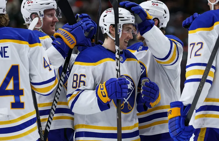 Svenske löftet kallades upp till NHL – blev målskytt direkt