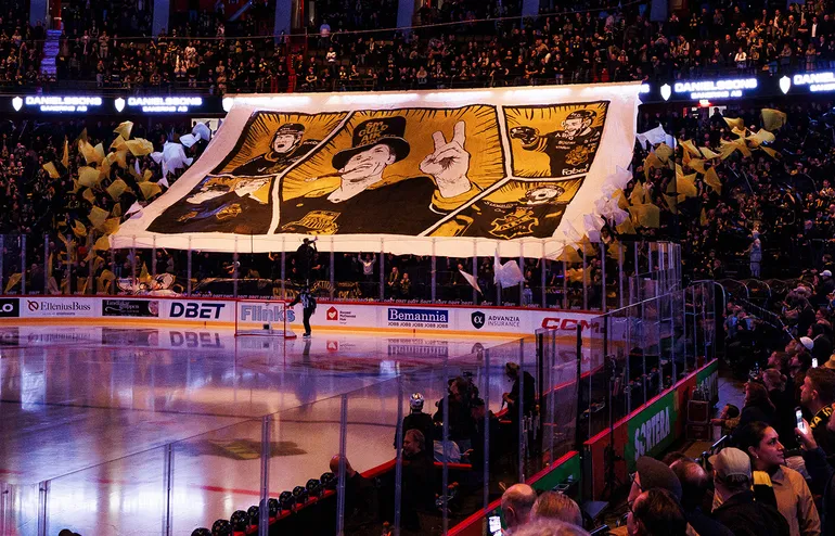 AIK straffas efter användningen av flaggor på sina hemmamatcher.