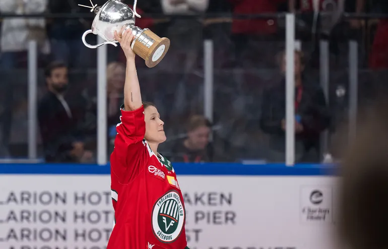 Michelle Karvinen blir kvar i PWHL.