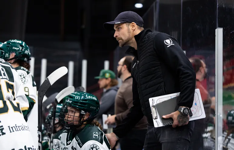 Johan Fransson och Färjestad tog viktiga SDHL-poäng i Skellefteå-
Foto: Michael Erichsen / BILDBYRÅN