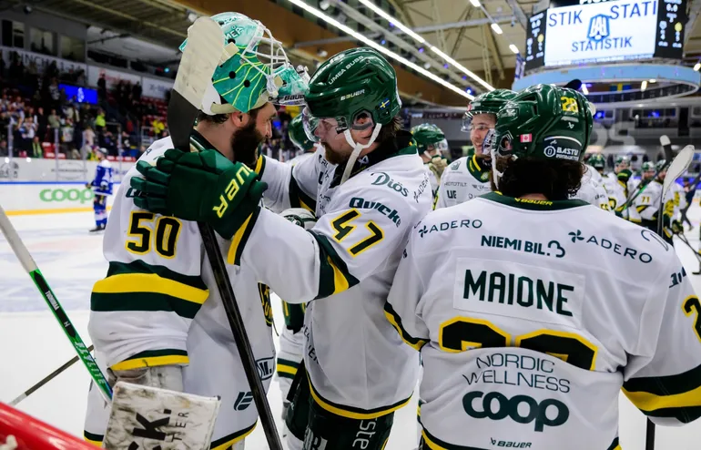 En seger från SHL - efter buss-strulet: "Stopp utanför Karlstad"