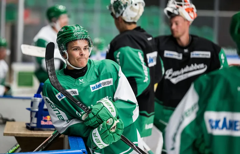 Nils Bartholdsson är på väg fram i Rögle.