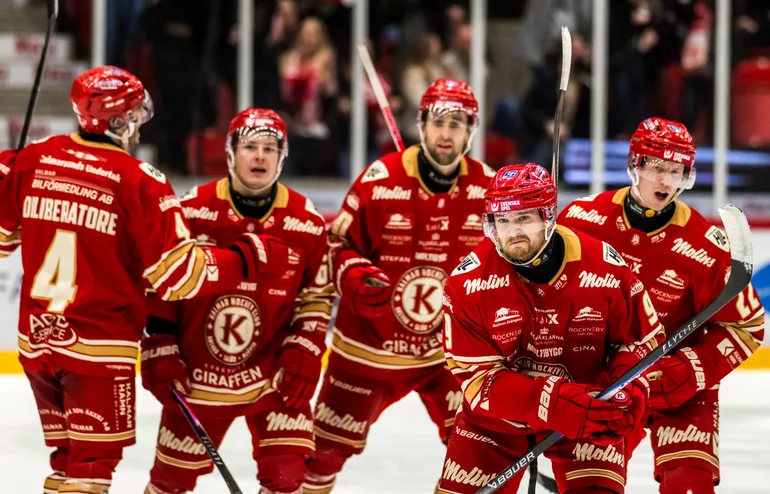 Topplagets smäll - sportchefen lämnar efter två veckor