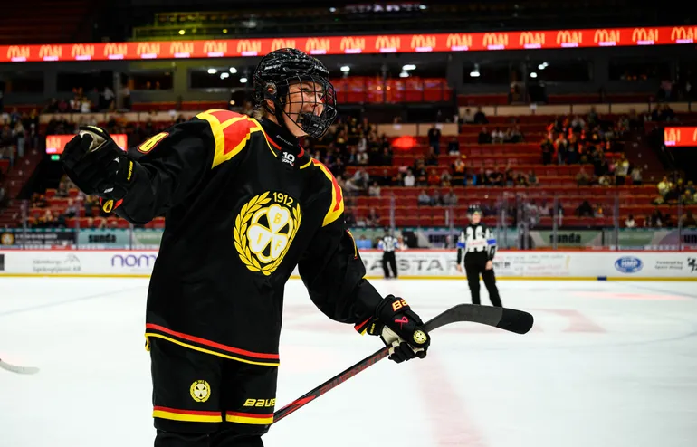 Elin Svensson blev tvåmålsskytt när Brynäs körde över Linköping i SDHL.
Foto: Aron Broman / BILDBYRÅN