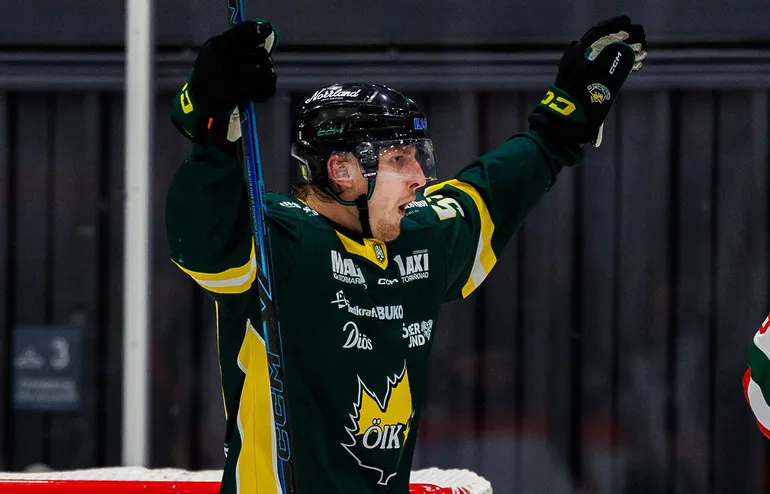Anton Klint fullbordade ett hattrrick i galna vändningen. 