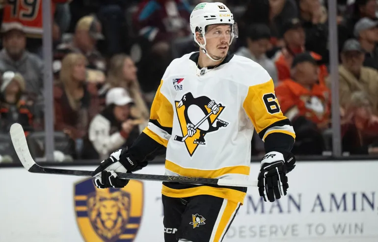 Rickard Rakell opererad – missar NHL Global Series