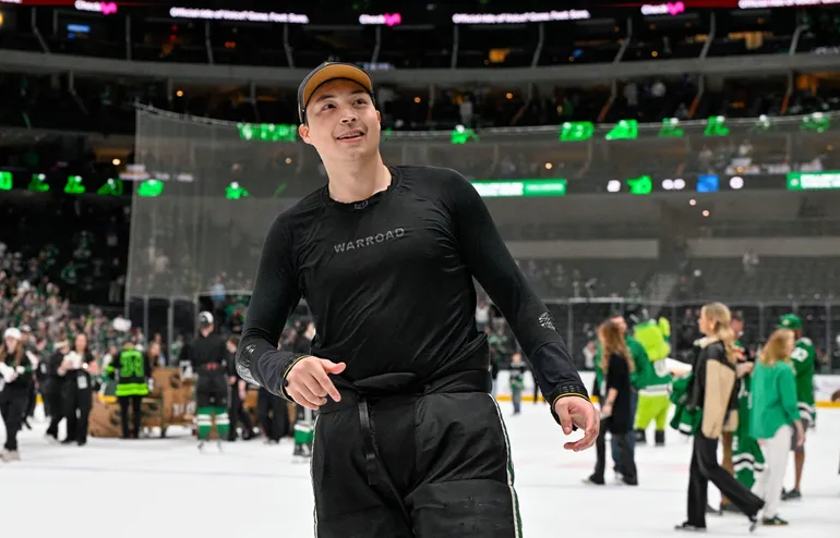 Jason Robertson blir kvar i Dallas.