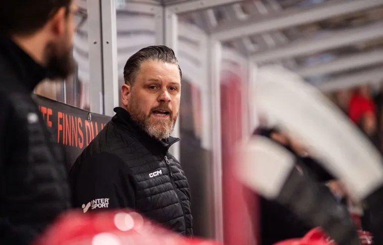 Uppgifter: Sparkade tränaren återvänder - som sportchef