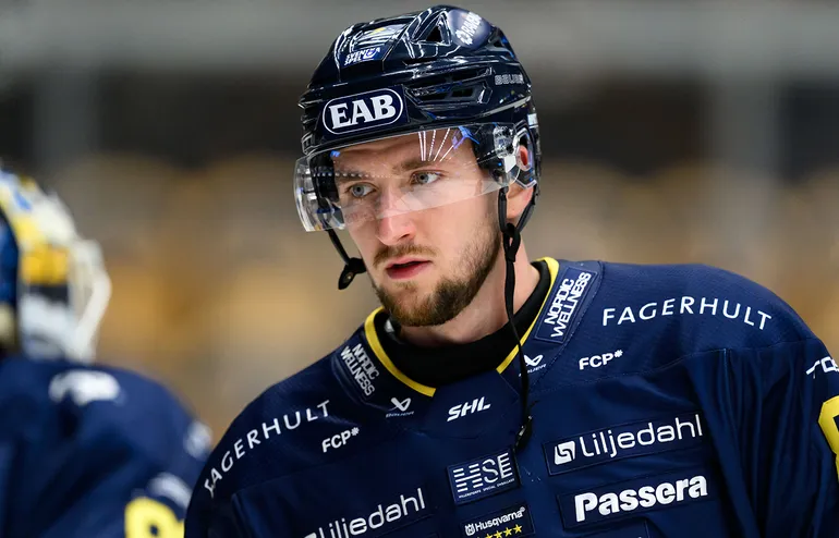 Pavol Regenda stod för en assist direkt i sin HV71-debut.