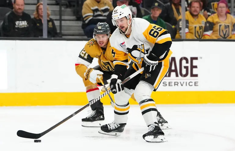 Uppgifter: Erik Karlsson går mot trejd – efter storbonusen