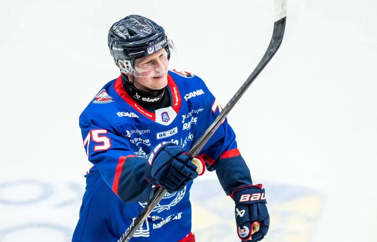 Nio (!) spelare lämnar – poängkungen bryter i förtid
