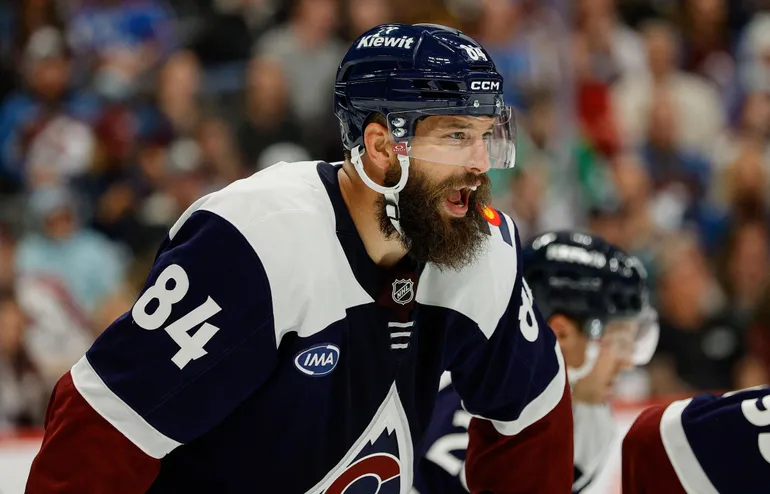 Brent Burns förlänger NHL-karriären med en säsong. Foto: Isaiah J. Downing-Imagn Images
