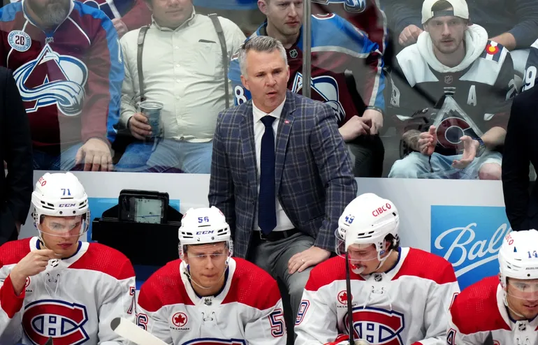 Martin St-Louis stannar i Montréal Canadiens.