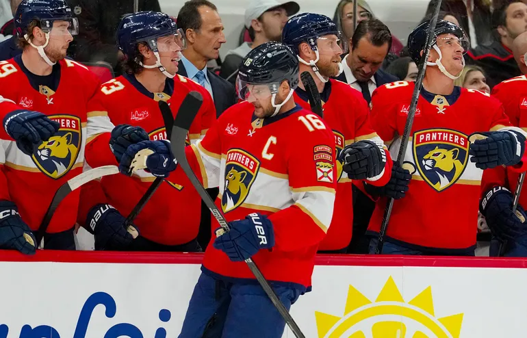 Aleksander Barkov är cirka fyra veckor från en comeback efter sin senaste skada. Foto: James Guillory-Imagn Images