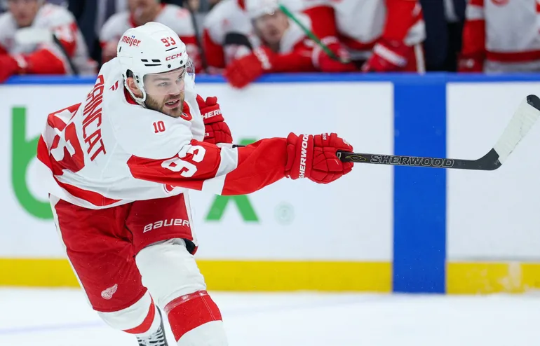 Alex DeBrincat blirDetroit Red Wings bäst betalda spelare. Foto: Nathan Ray Seebeck-Imagn Images