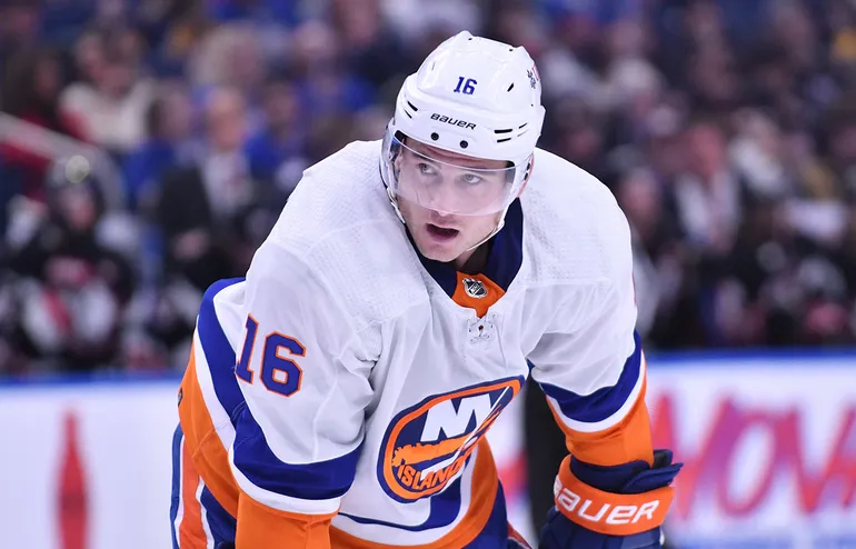 Islanders trejdar bort tidigare förstarundevalet