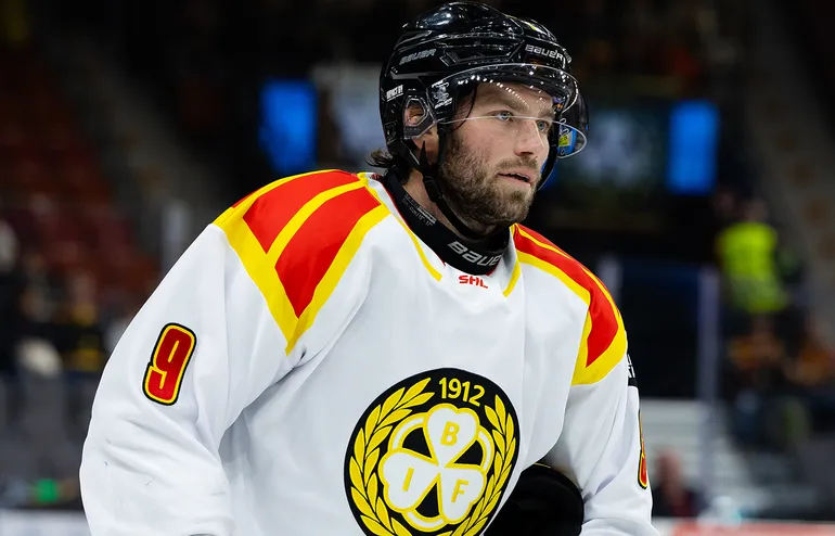 Calle Järnkrok gör comeback för Brynäs i kväll. 