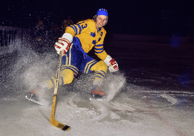 Hans "Virus" Lindberg i samband med Tre Kronors uppladdning inför de olympiska vinterspelen i Sapporo, Japan, i februari 1972