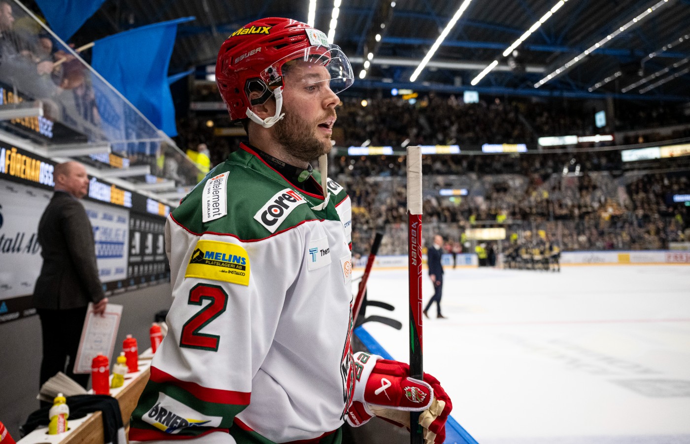 Magnus Rundblad Lagkaptenens beslut – stannar kvar - Hockeysverige
