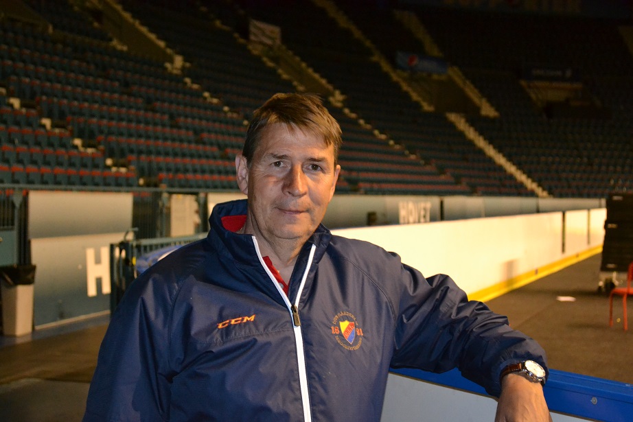 Hans "Säcken" Särkijärvi "skrämde" kvar spelarna i Djurgården