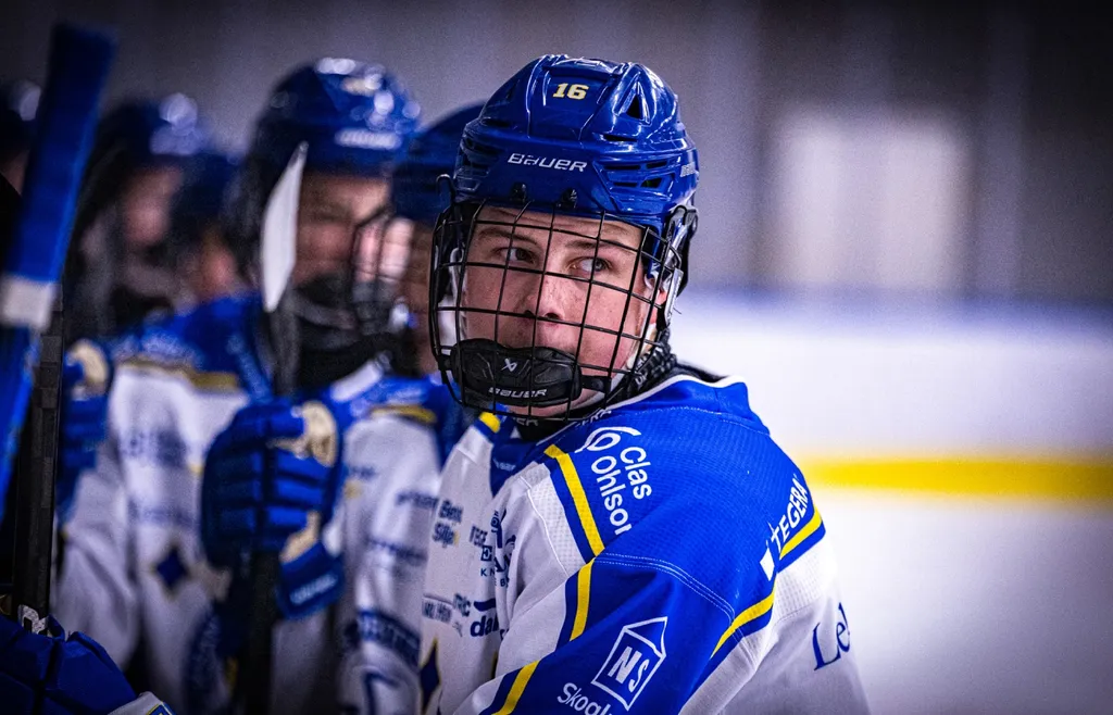 Adam Andersson, till vardags i Leksand, var en av planens bästa spelare mot Kanada