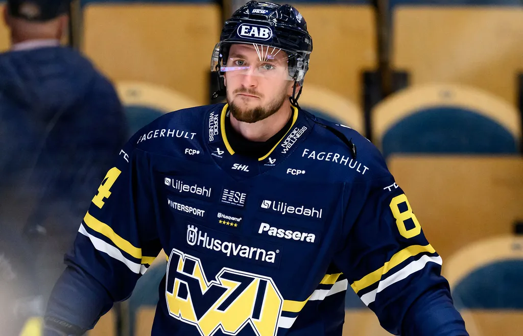 Pavol Regenda under gårdagens SHL-debut med HV71.